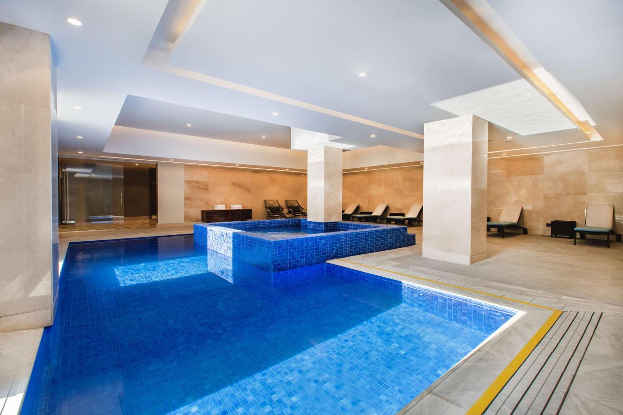 Mansard Riyadh, A Radisson Collection Hotel Exterior photo Indoor pool