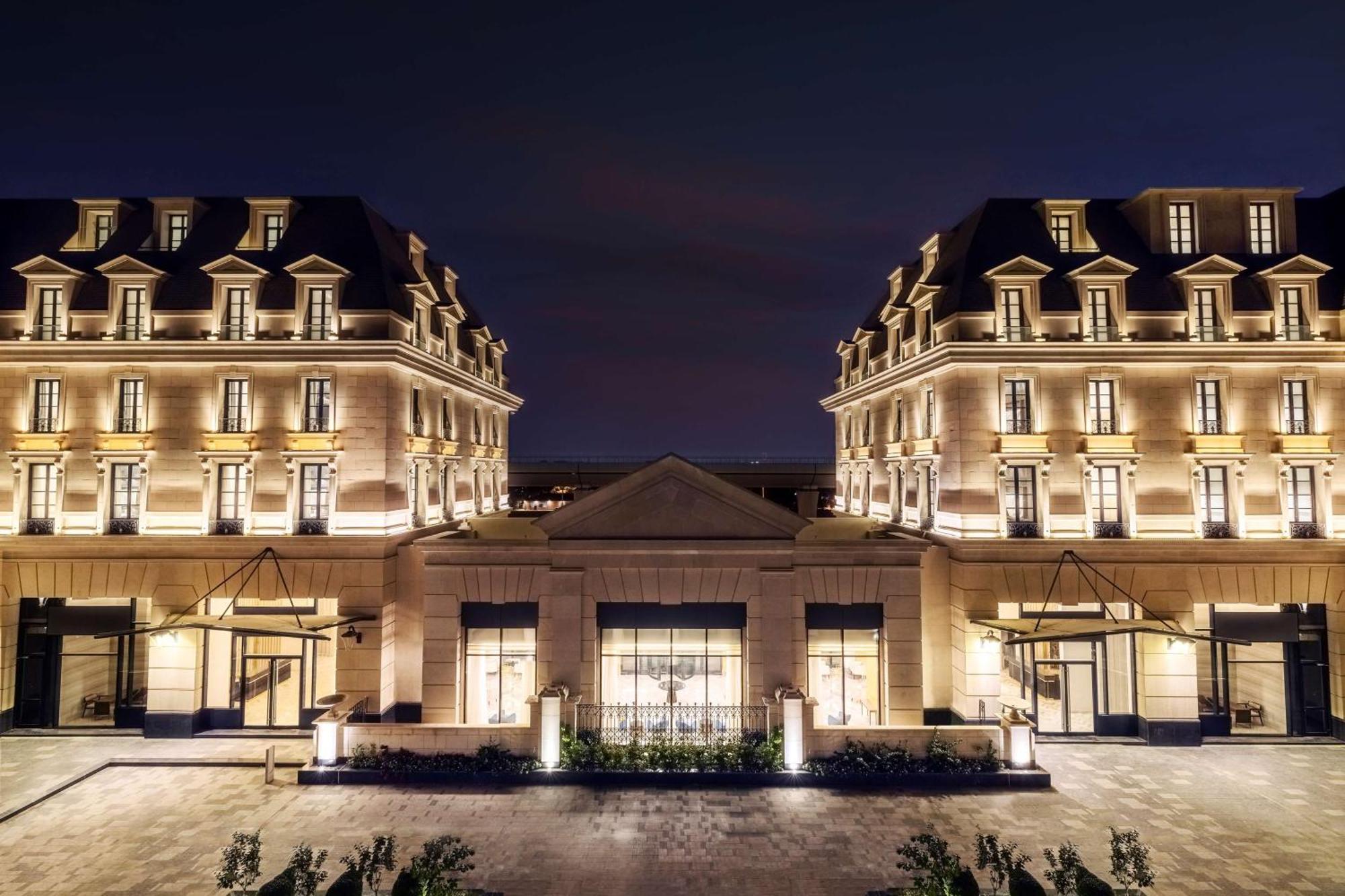 Mansard Riyadh, A Radisson Collection Hotel Exterior photo The hotel at night