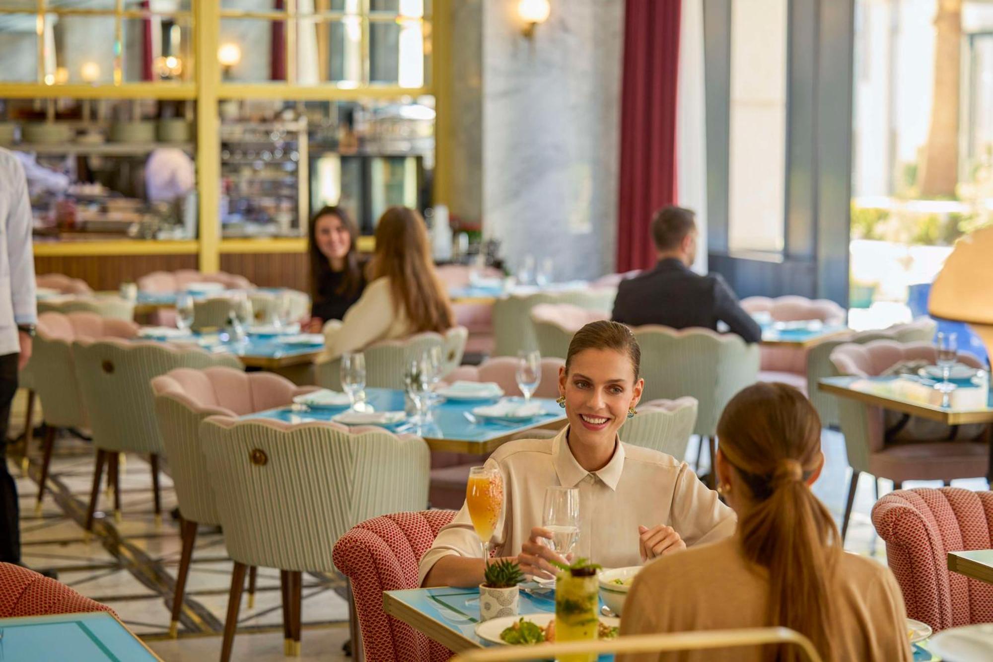 Mansard Riyadh, A Radisson Collection Hotel Exterior photo Restaurant in Belgrade